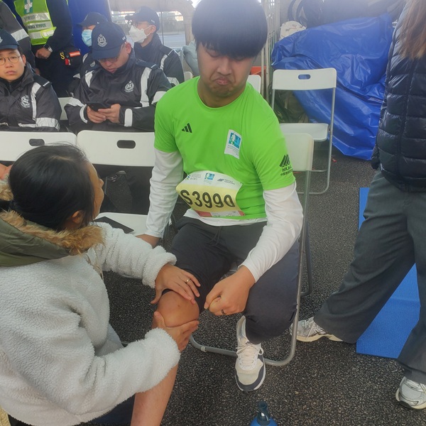 Even though Mr. YU felt unwell at the beginning of the race, he still insisted on finishing the race.