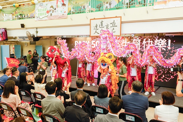 All the students delivered a lot of wonderful performances.(Picture A) All the students delivered a lot of wonderful performances.(Picture A)