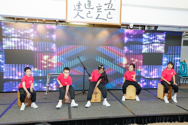 All the students delivered a lot of wonderful performances.(Picture C) All the students delivered a lot of wonderful performances.(Picture C)
