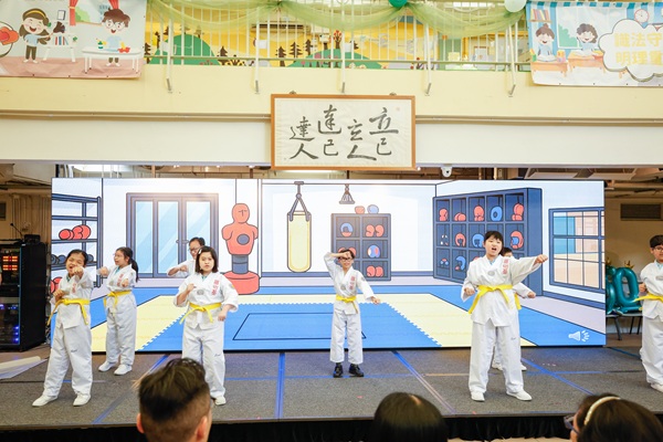 All the students delivered a lot of wonderful performances.(Picture D) All the students delivered a lot of wonderful performances.(Picture D)