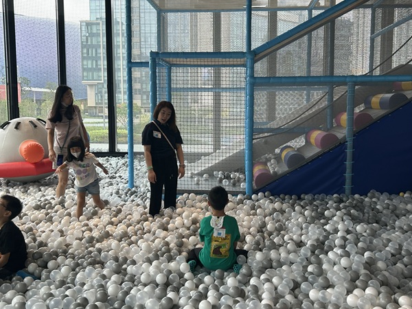 家長和小朋友們也度過了一個愉快而充實的暑假活動。(照片一) 家長和小朋友們也度過了一個愉快而充實的暑假活動。(照片一)