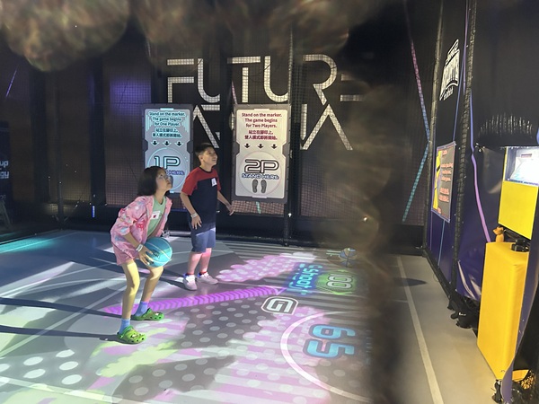 家長和小朋友們也度過了一個愉快而充實的暑假活動。(照片二) 家長和小朋友們也度過了一個愉快而充實的暑假活動。(照片二)