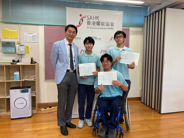 協會高福耀紀念學校校長施家祺指，學生付出的努力遠超常人所能想像，他們早已淬鍊出堅韌不拔的意志，坦然面對得失，從容走過風雨。