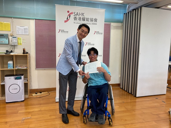 鄭中鼓勵其他考生繼續尋找自己的夢想。