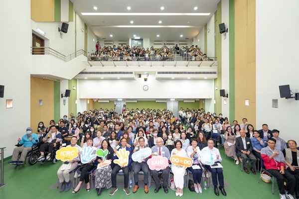 研討會吸引300位業內人士及同工出席。 研討會吸引300位業內人士及同工出席。