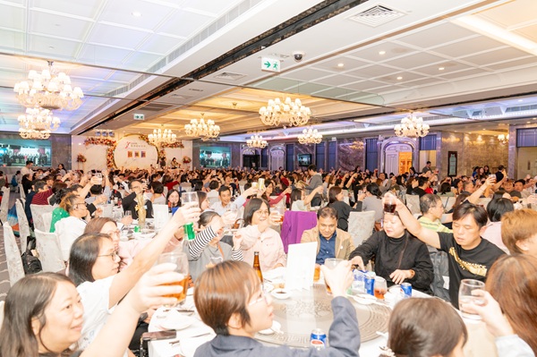 當日場面熱鬧。